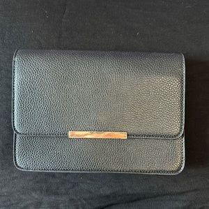 Black rectangle sling bag(comes with a adjustable strap)